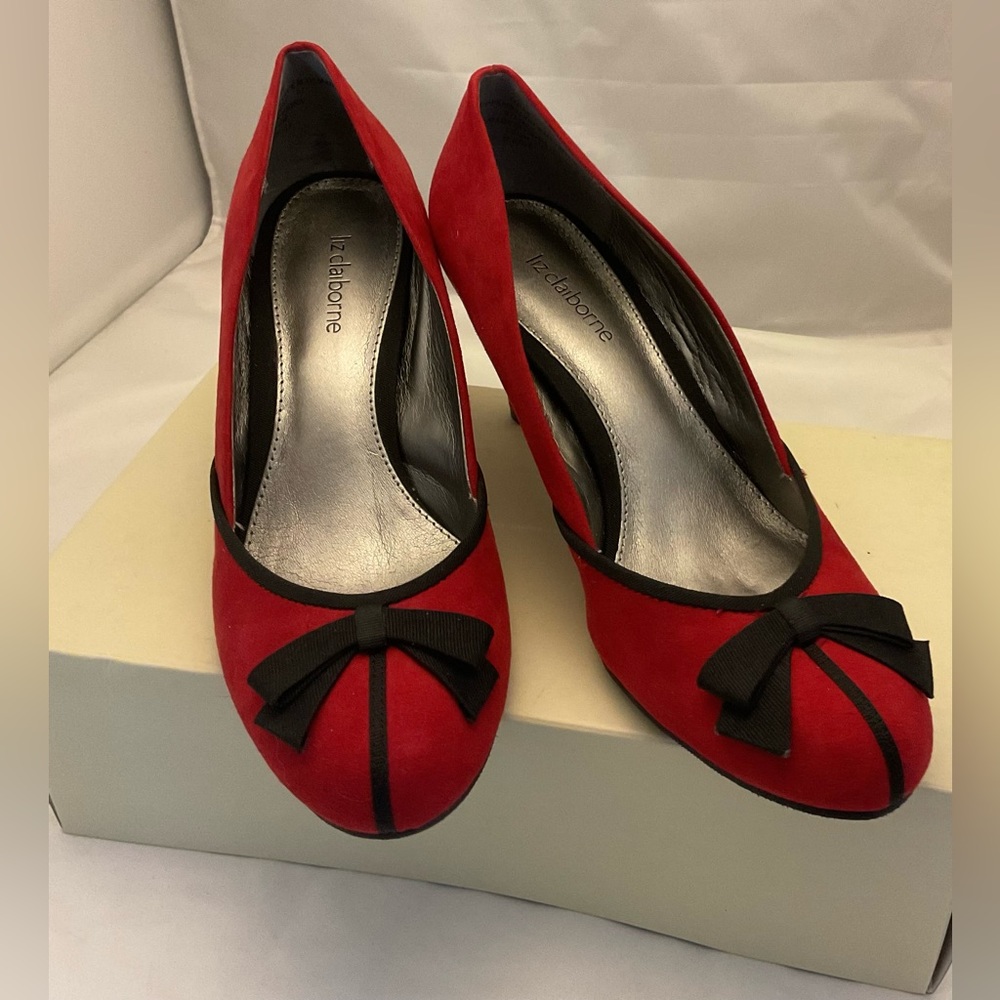 ❤️ NWT GORGEOUS red faux suede heels by Liz Claiborne